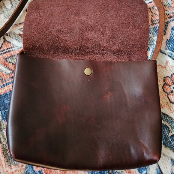 Full Grain Leather Small Crossbody Bag with adjustable strap - Picture 2 of 8